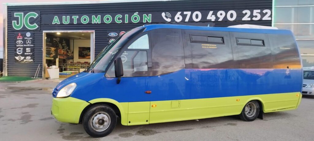 IVECO DAILY BUS 18 PLAZAS