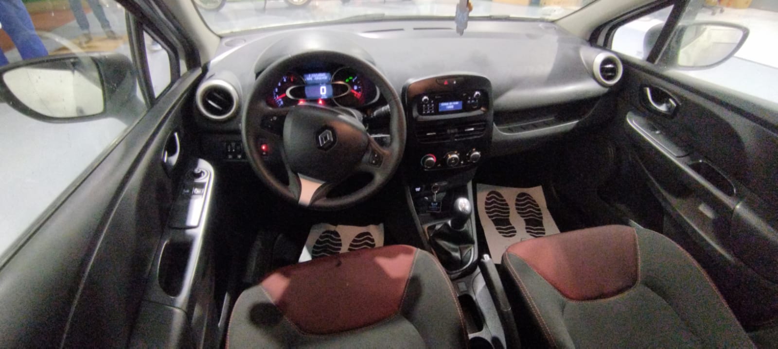 RENAULT CLIO III HATCHBACK - Imagen 6